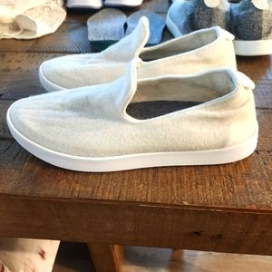 Allbirds size 8 white/cream color wool loafers